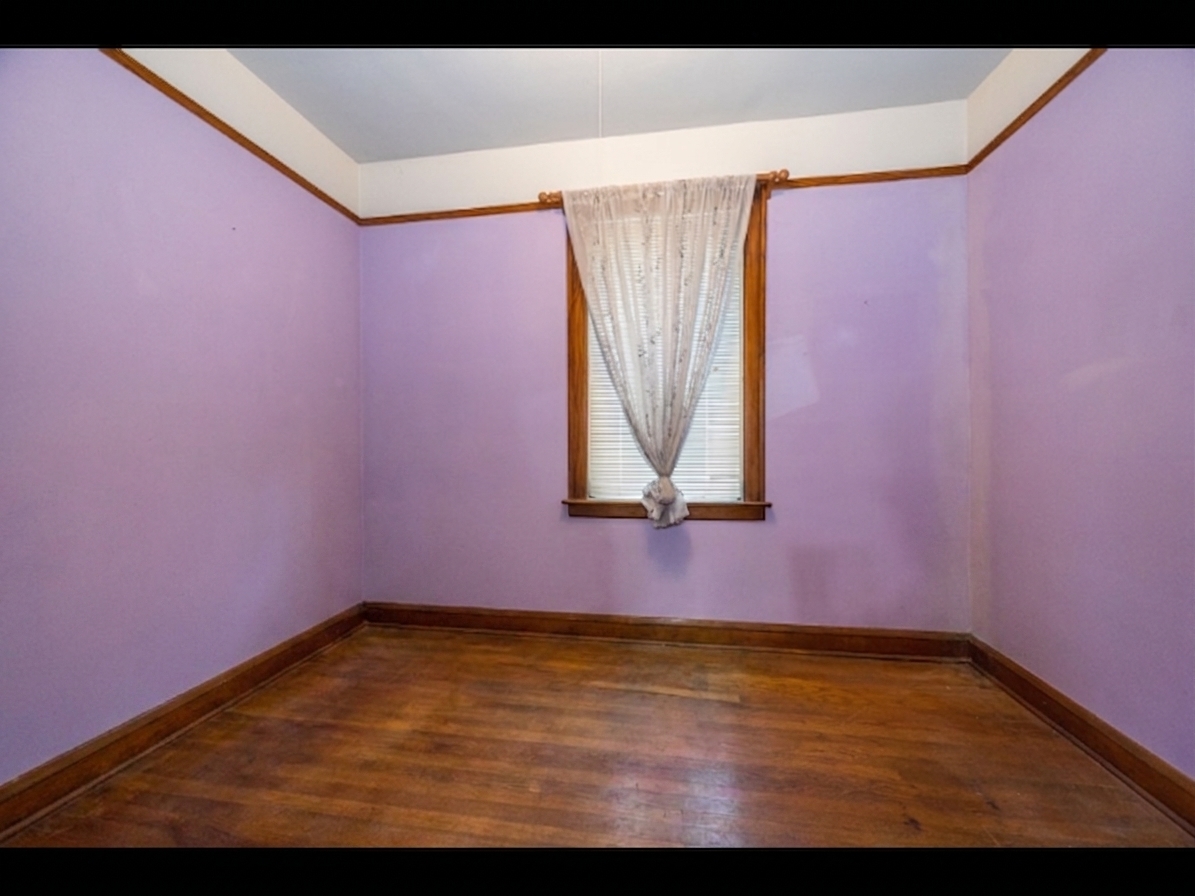 2714 E 93rd Street Property Photo 7