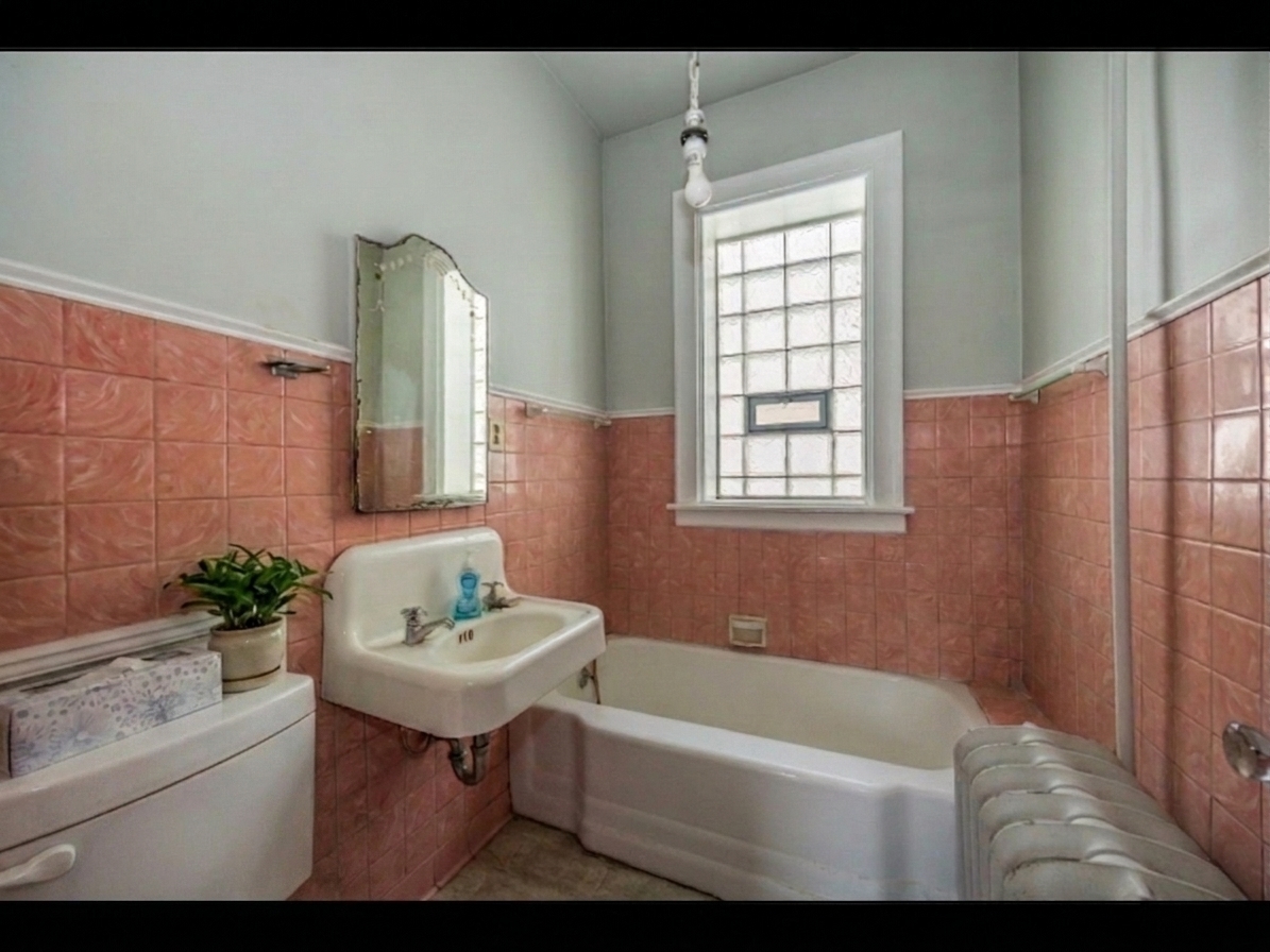 2714 E 93rd Street Property Photo 8