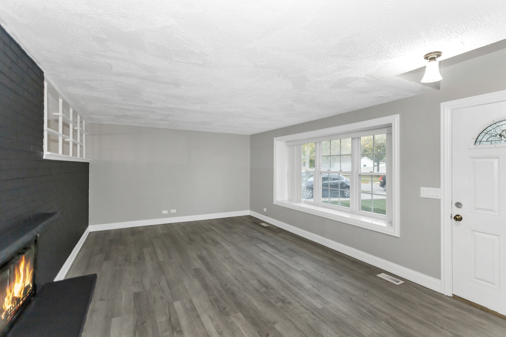 1235 W Schaumburg Road Property Photo 7