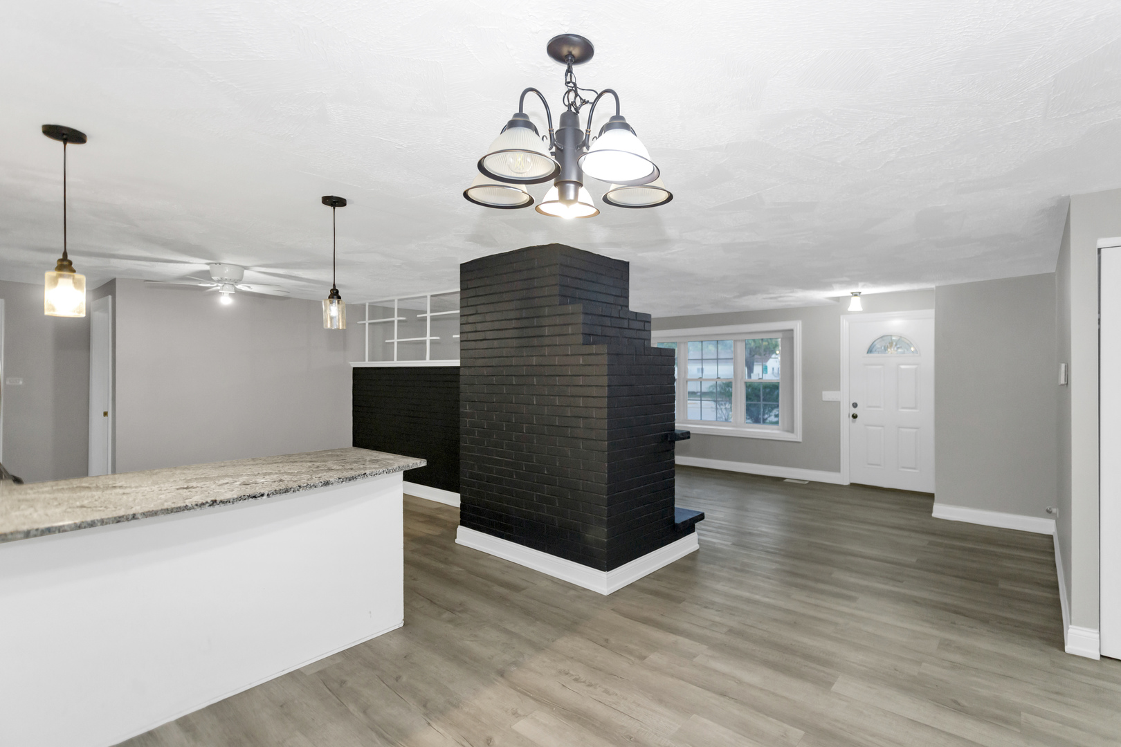 1235 W Schaumburg Road Property Photo 13