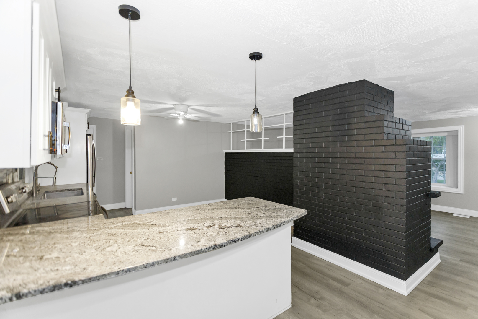 1235 W Schaumburg Road Property Photo 17