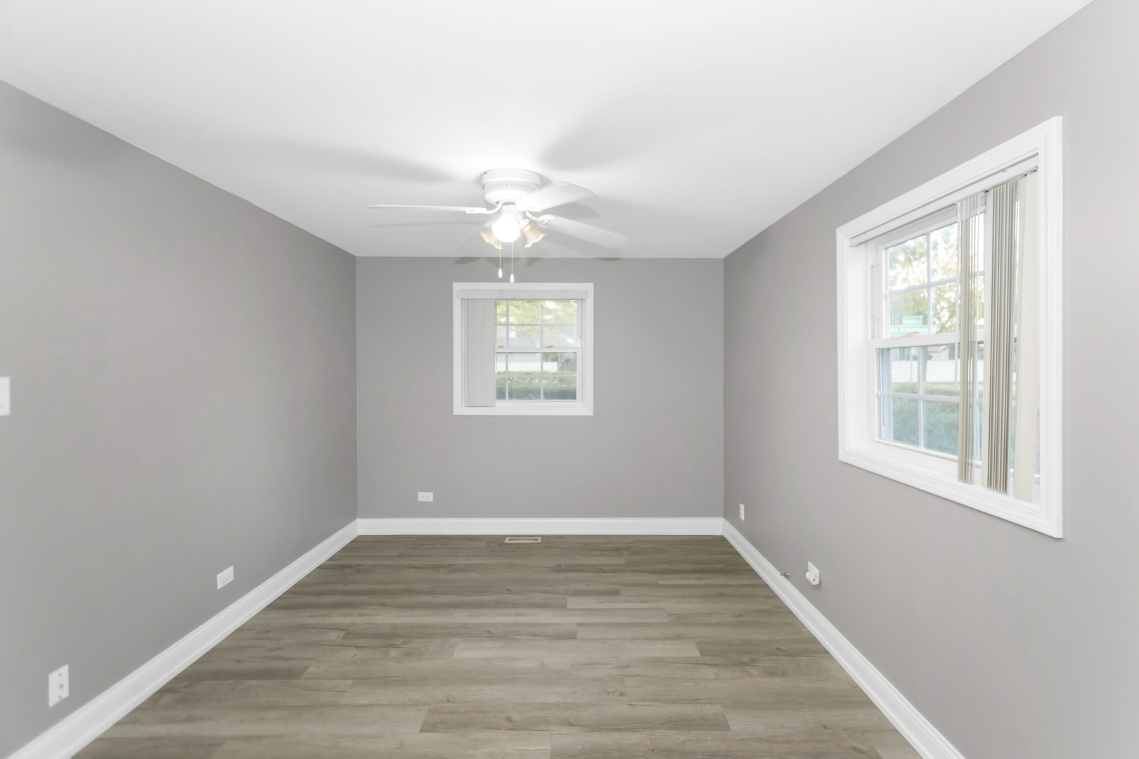 1235 W Schaumburg Road Property Photo 19