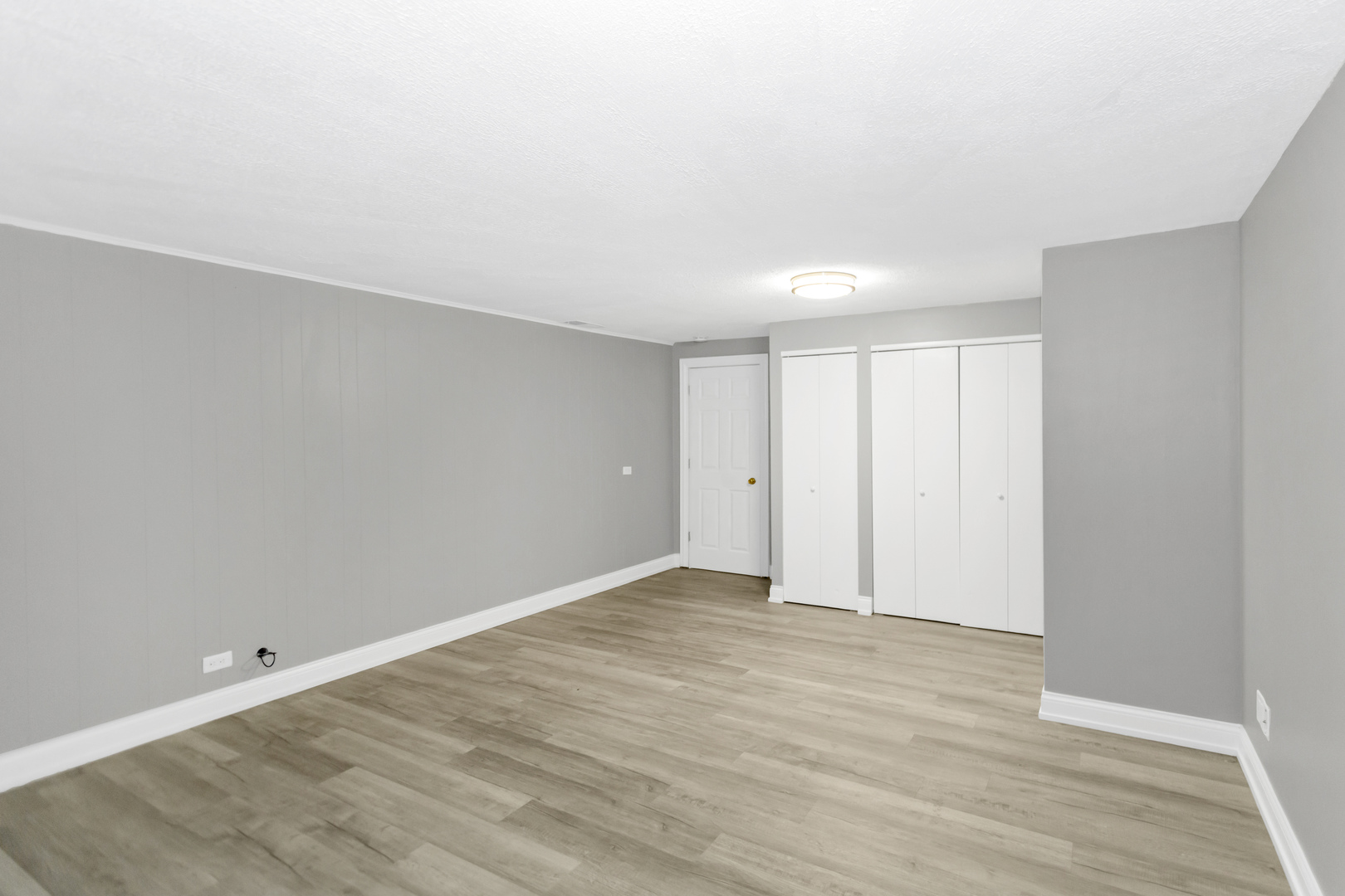 1235 W Schaumburg Road Property Photo 28