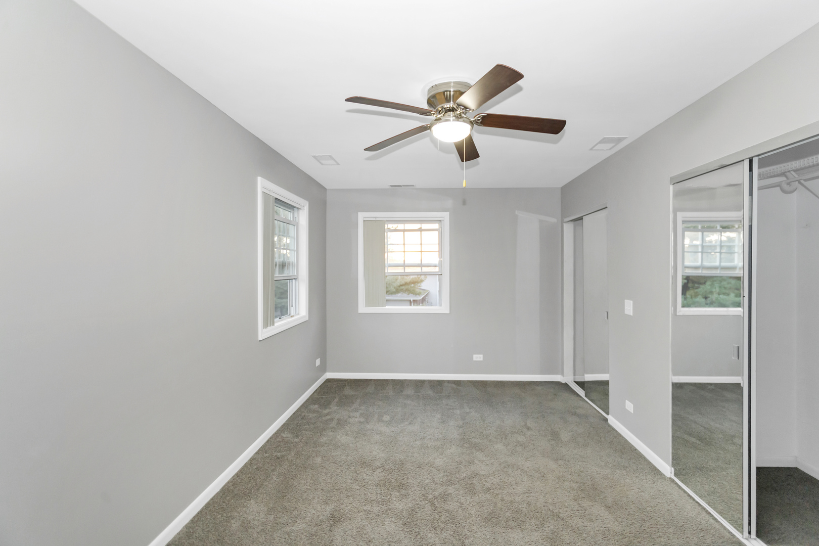 1235 W Schaumburg Road Property Photo 31