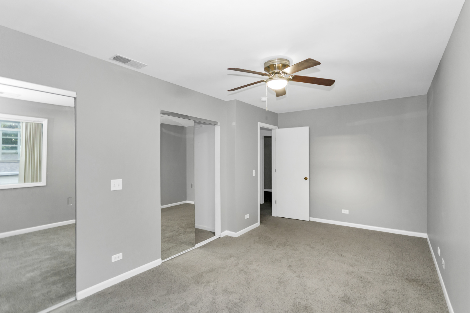1235 W Schaumburg Road Property Photo 32