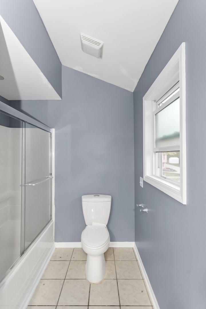 1235 W Schaumburg Road Property Photo 37