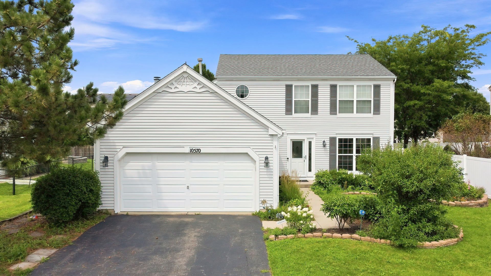 10570 Wing Pointe Drive Property Photo 1