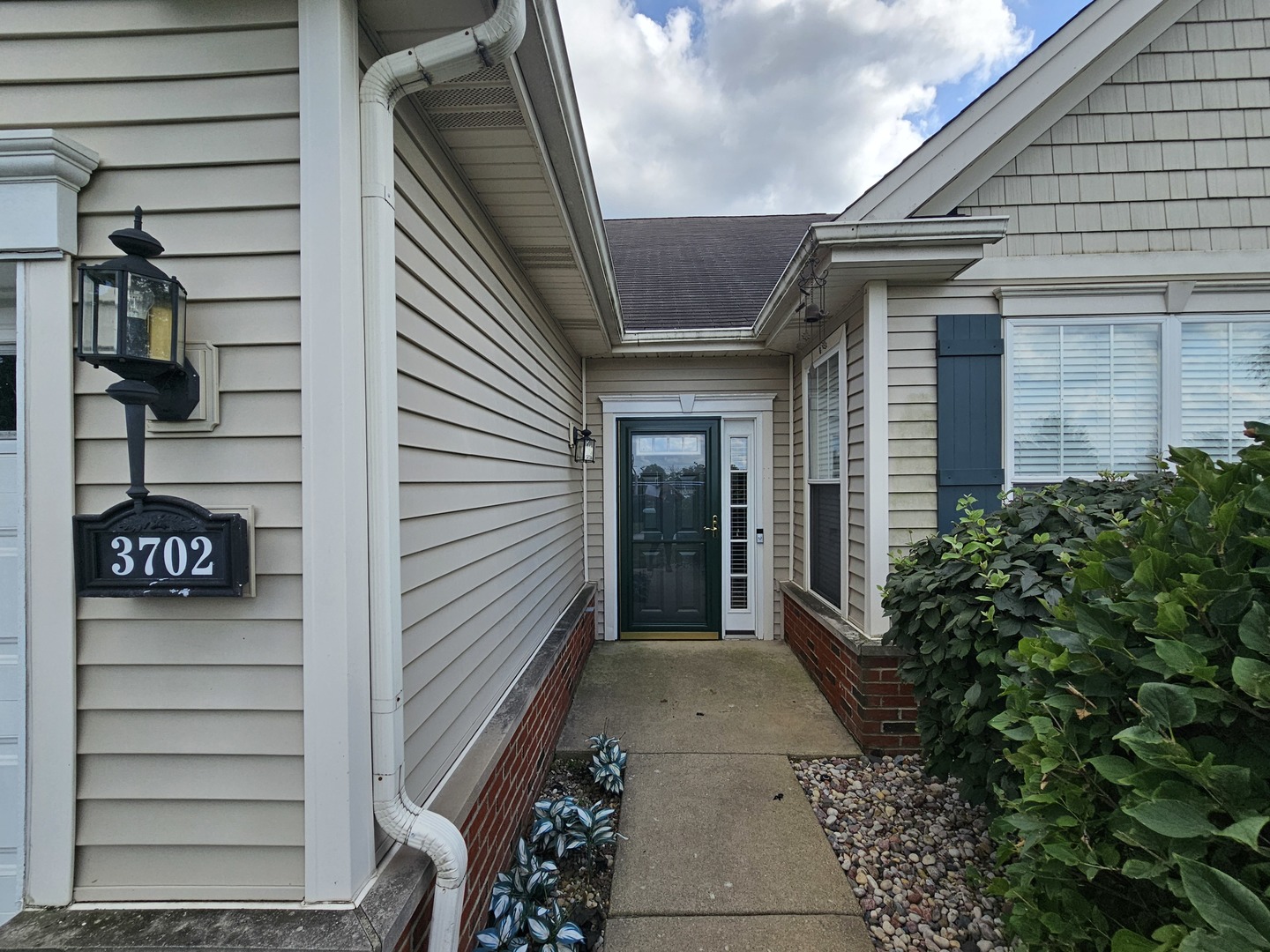 3702 Clubhome Lane Property Photo 4