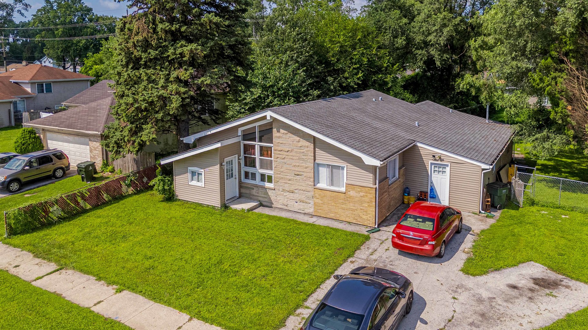 16332 Kedzie Avenue Property Photo 2