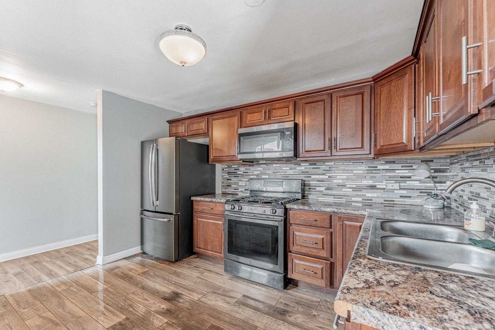 16332 Kedzie Avenue Property Photo 4