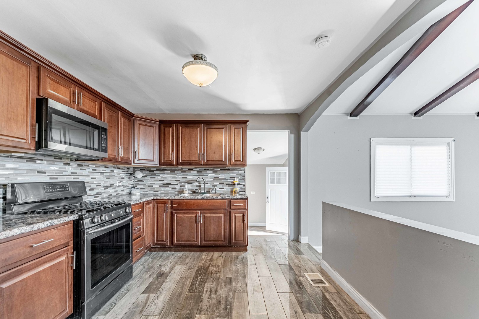 16332 Kedzie Avenue Property Photo 5