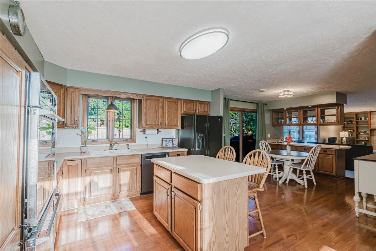 4 Inverness Drive Property Photo 6