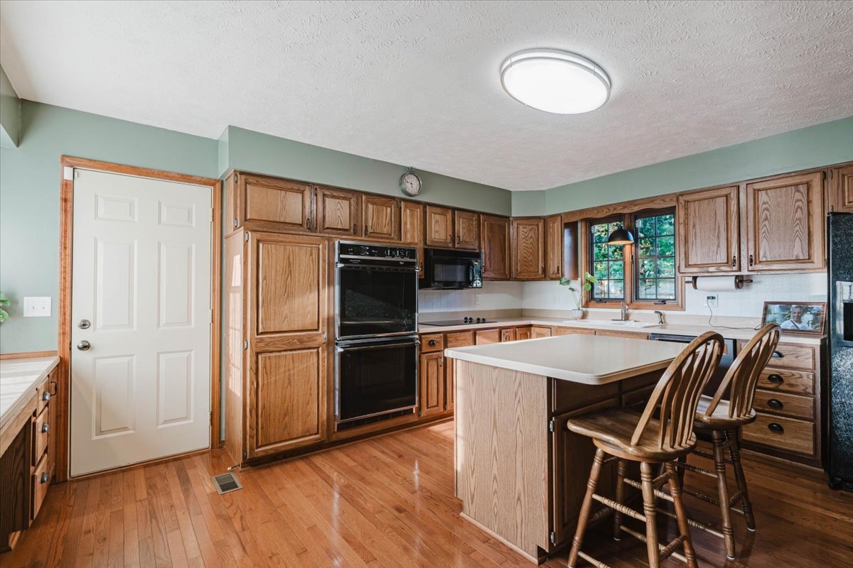 4 Inverness Drive Property Photo 8