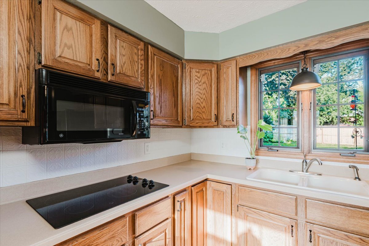 4 Inverness Drive Property Photo 10