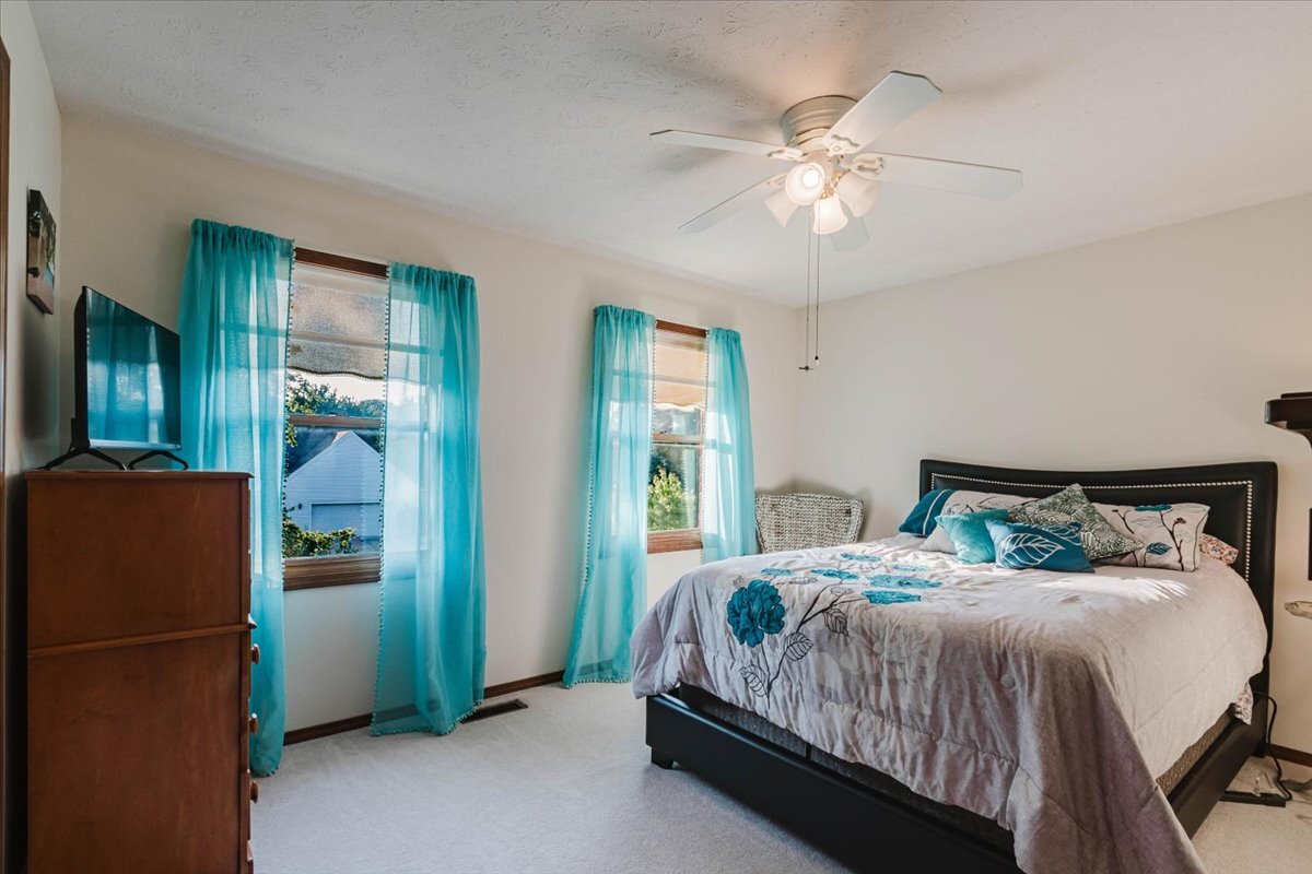 4 Inverness Drive Property Photo 26