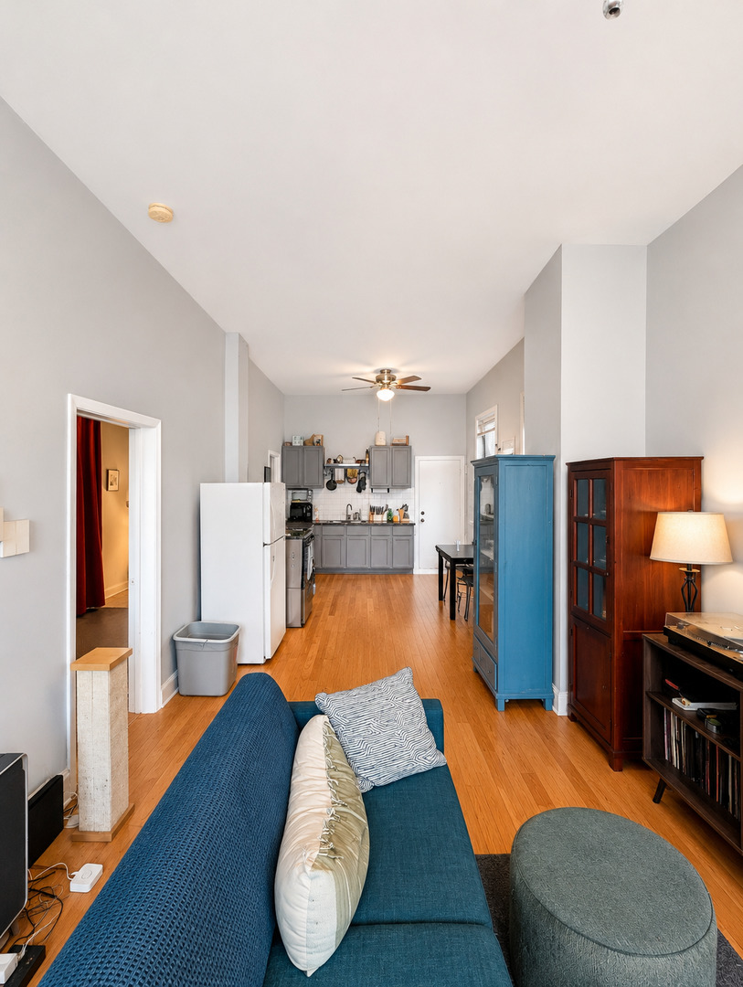 1946 W Belmont Avenue 2f Property Photo 10