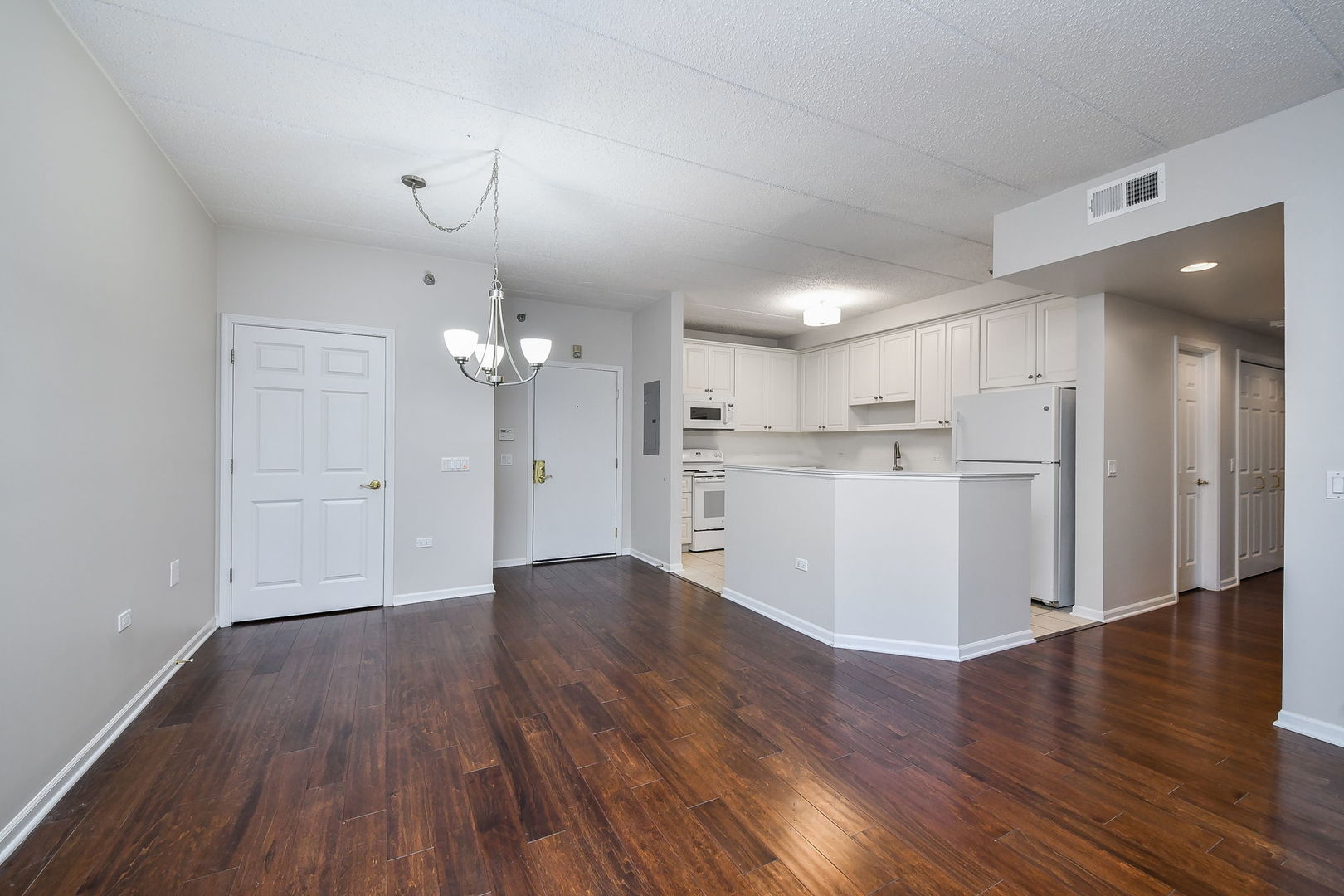 111 N Wheaton Avenue 103 Property Photo 4