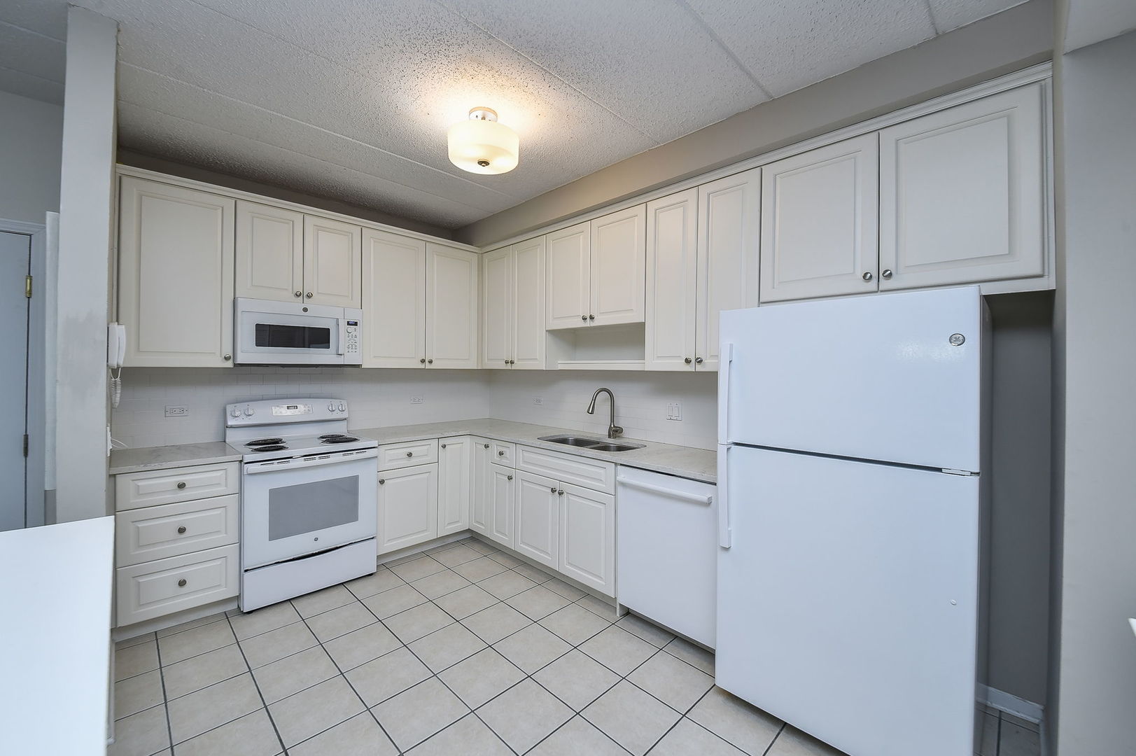 111 N Wheaton Avenue 103 Property Photo 9