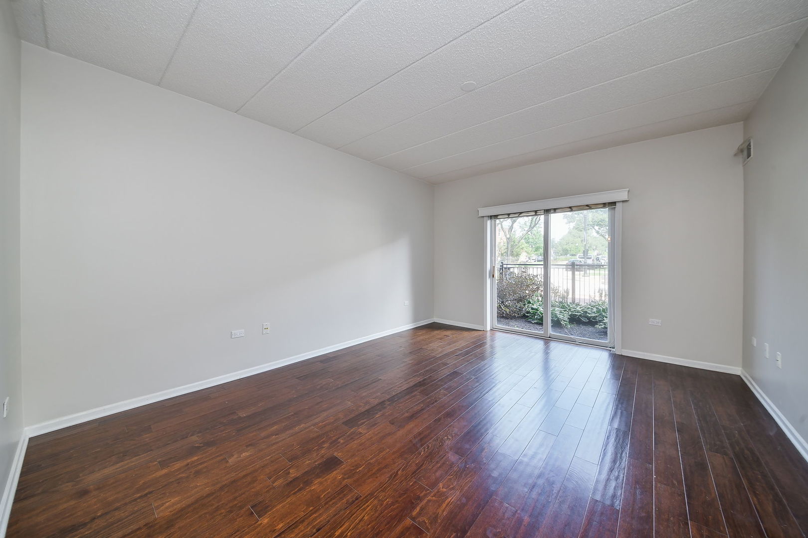 111 N Wheaton Avenue 103 Property Photo 11