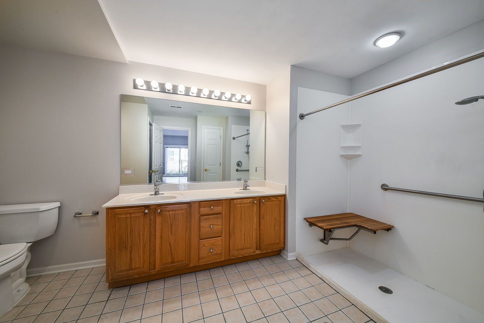 111 N Wheaton Avenue 103 Property Photo 13