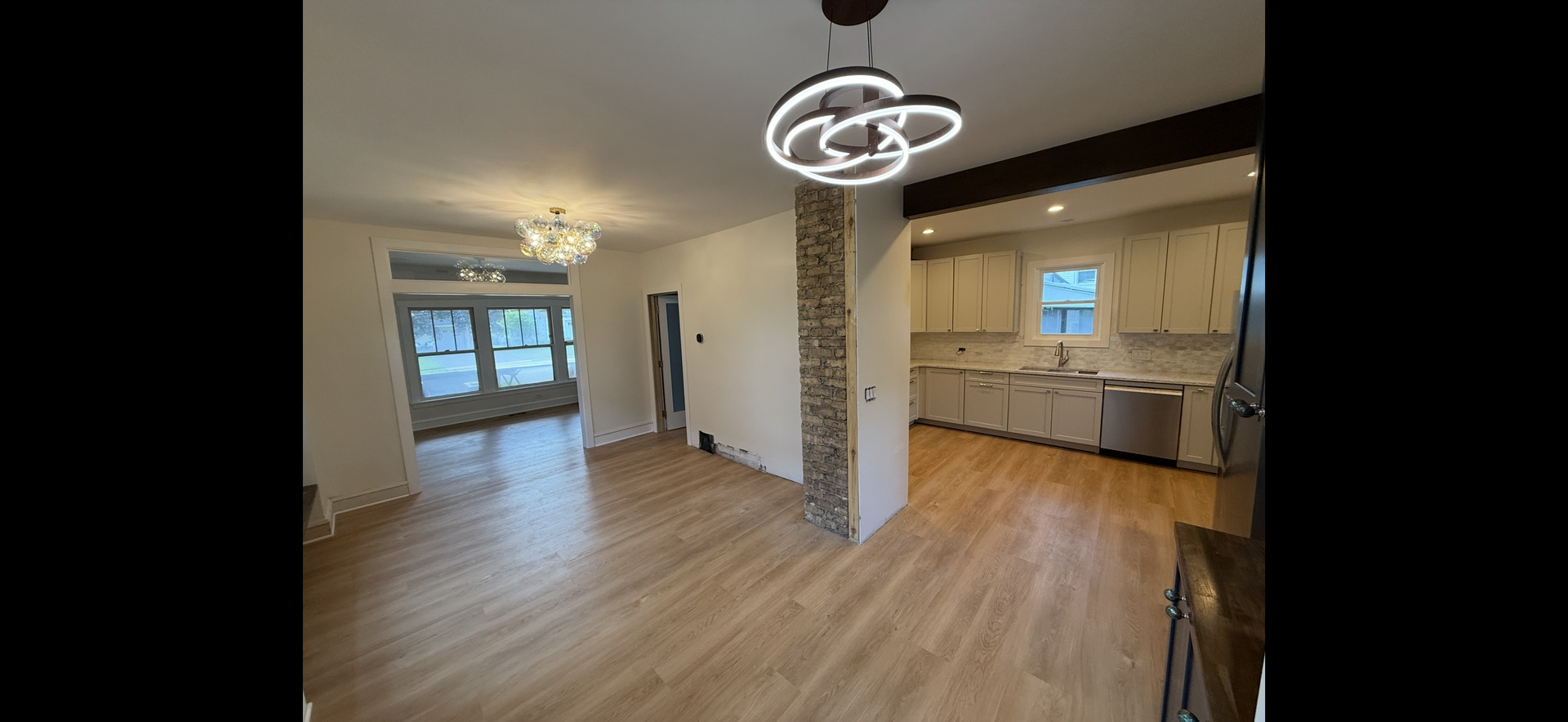 339 N Ridgeland Avenue Property Photo 8