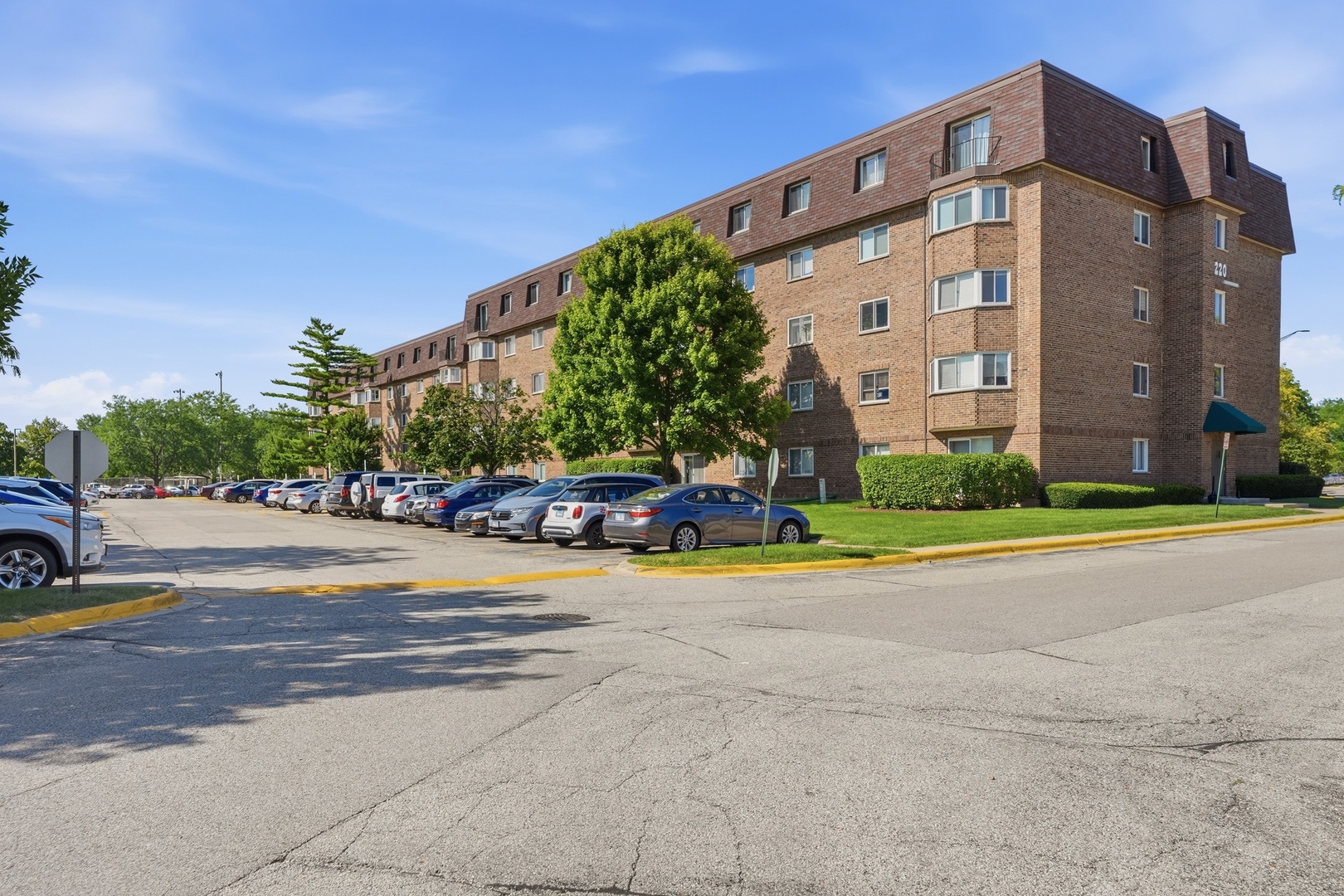 220 S Roselle Road 524 Property Photo 3