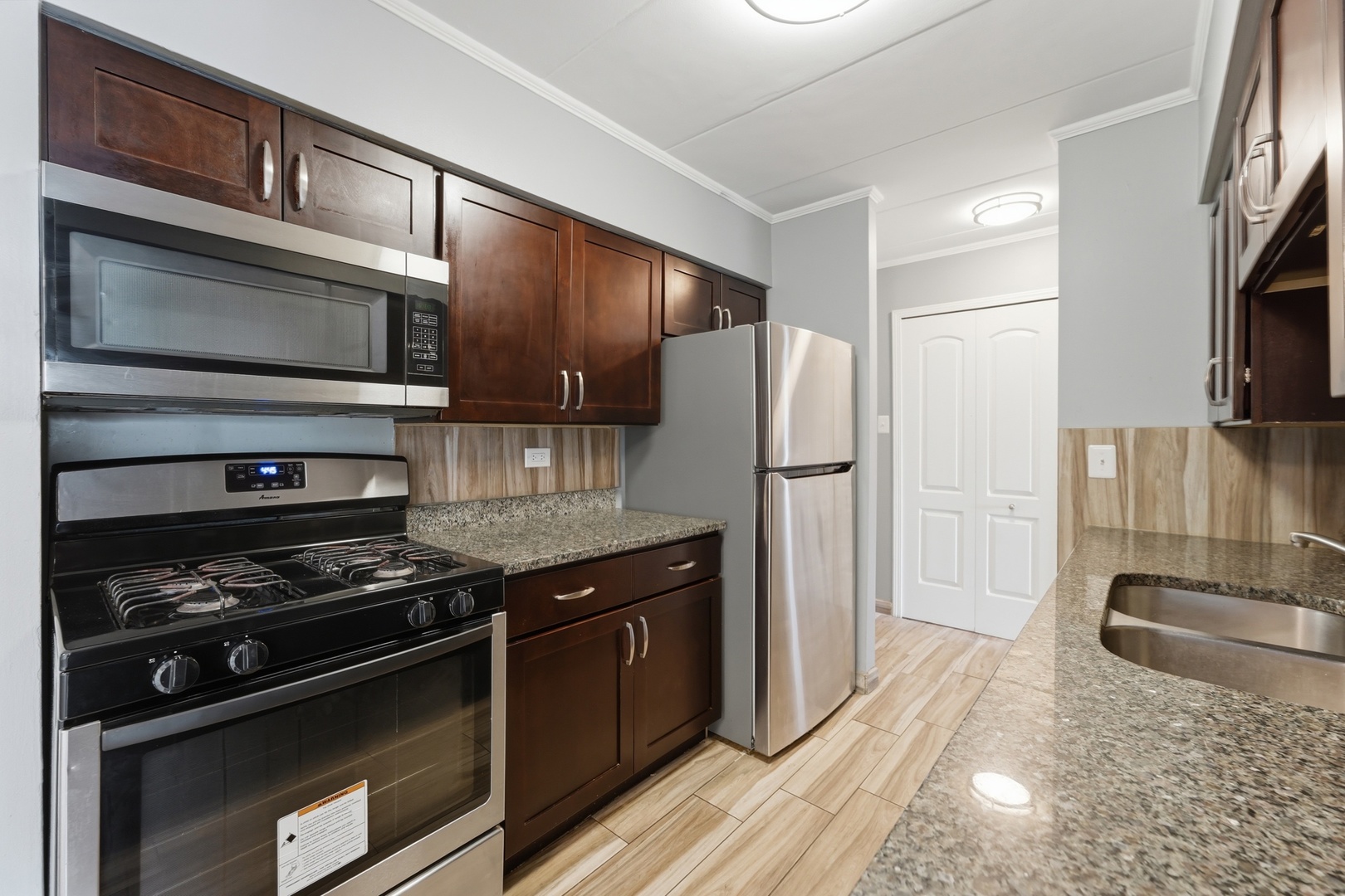 220 S Roselle Road 524 Property Photo 5