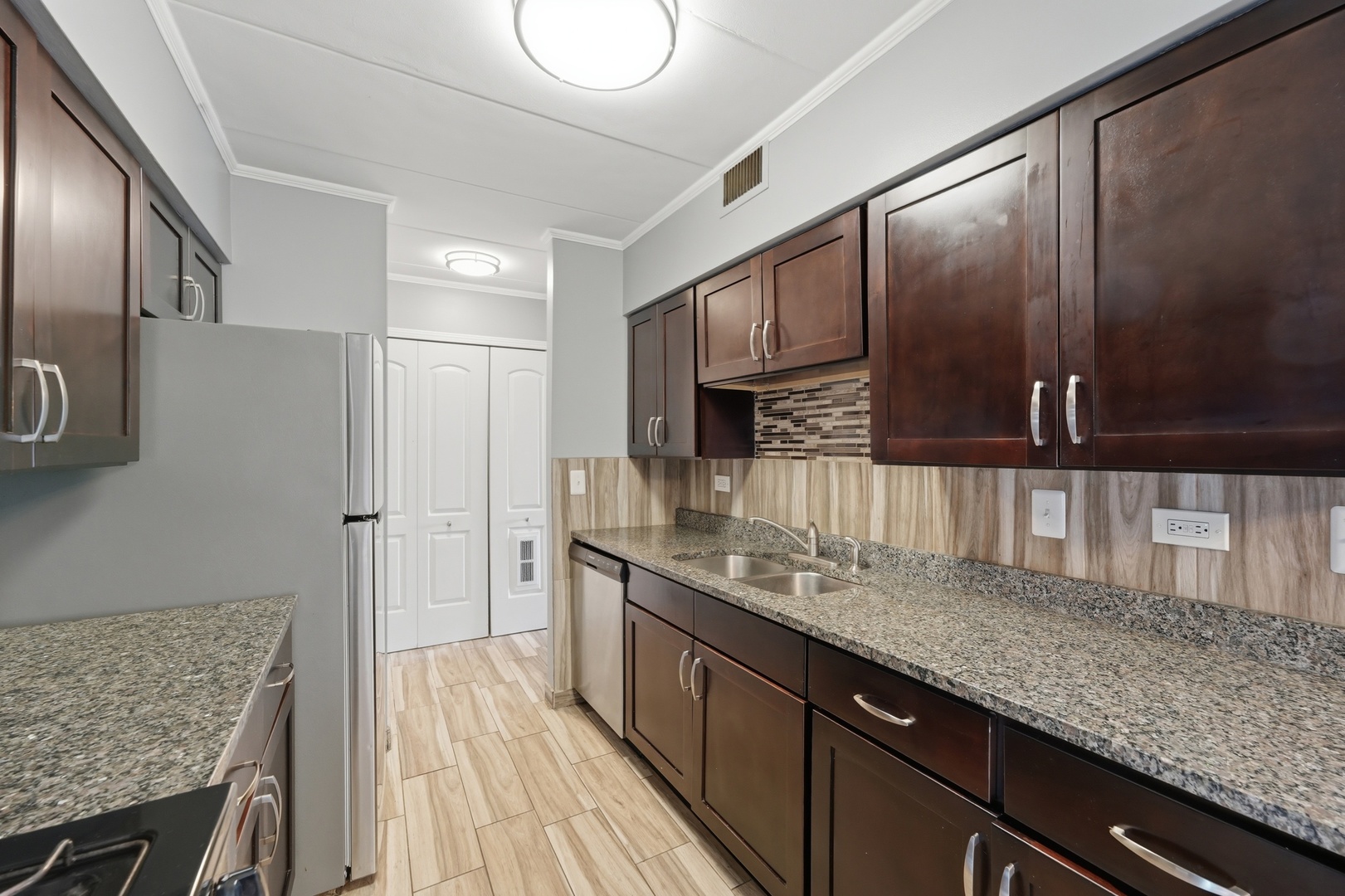 220 S Roselle Road 524 Property Photo 6
