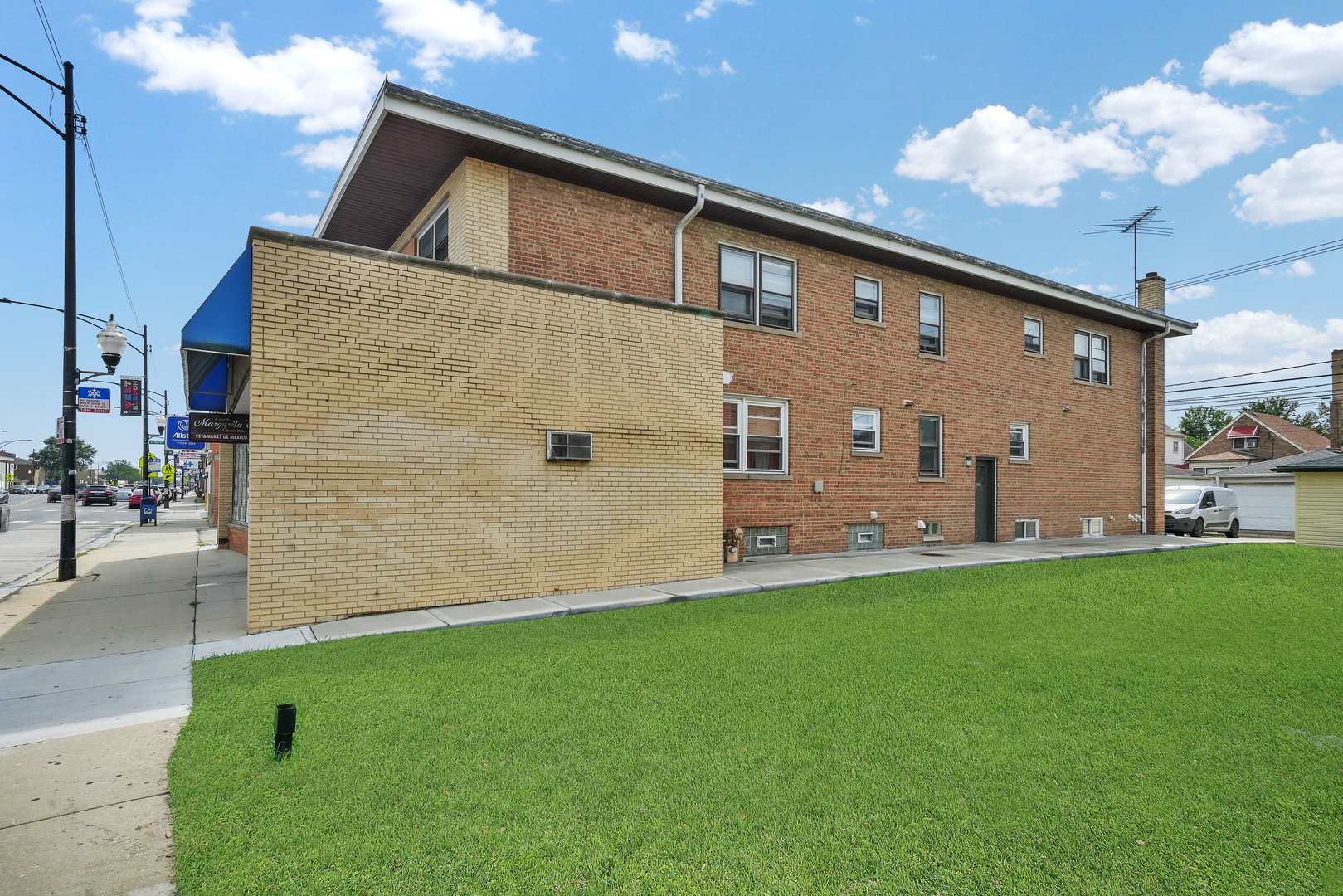 5550 S PULASKI Road Property Photo 1