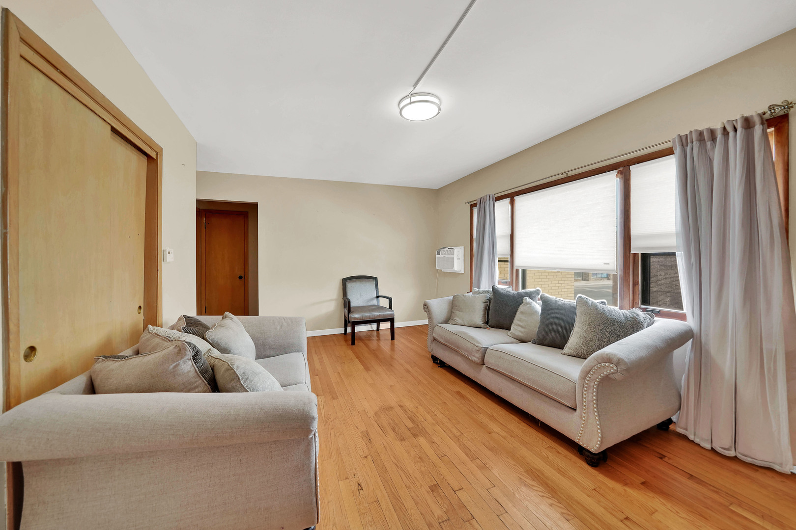 5550 S Pulaski Road Property Photo 14