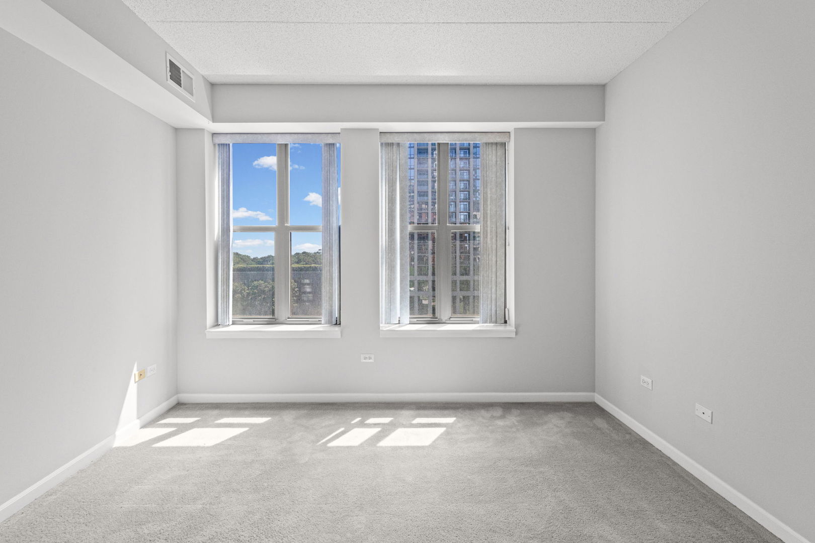 1250 S Indiana Avenue 704 Property Photo 15