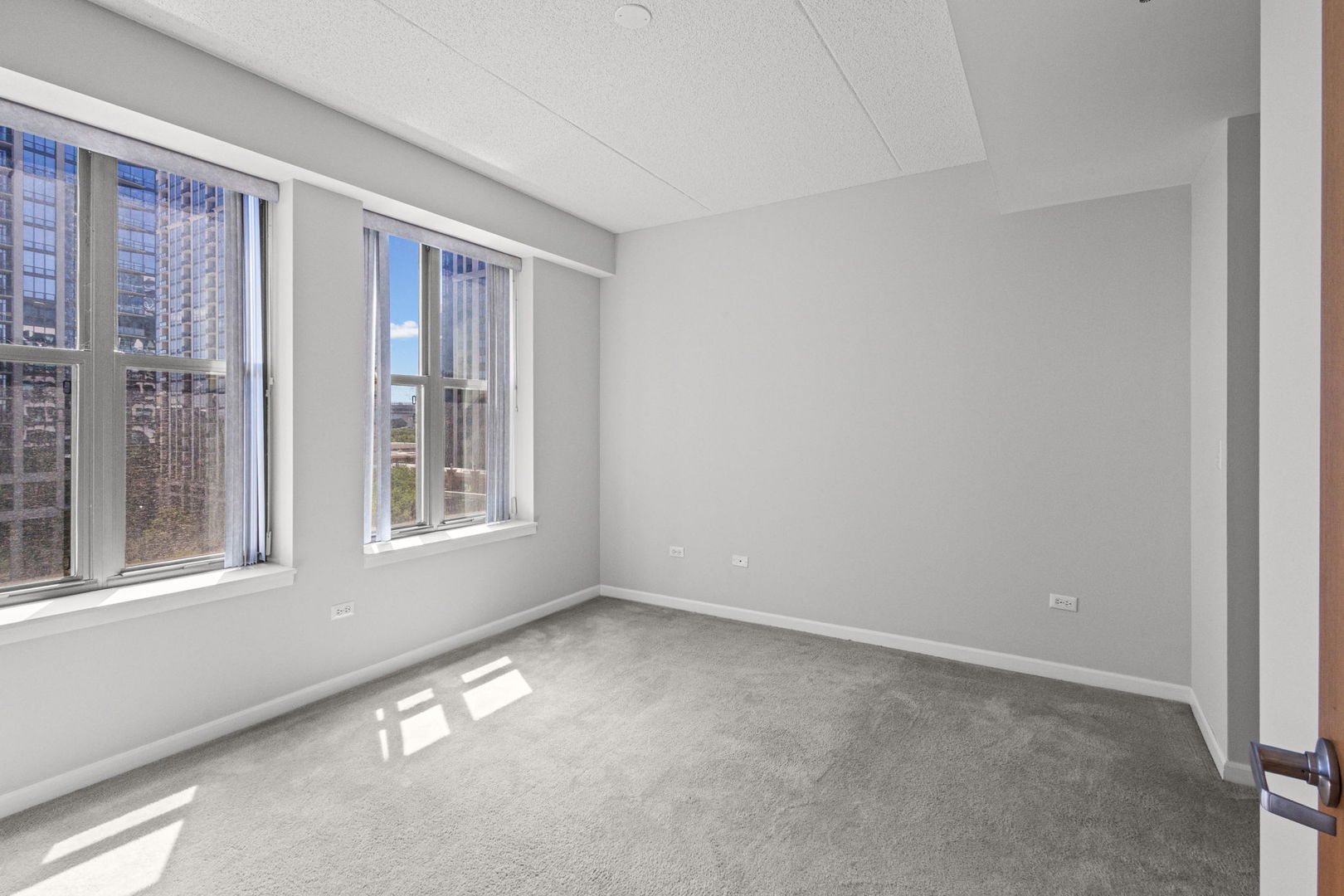 1250 S Indiana Avenue 704 Property Photo 16