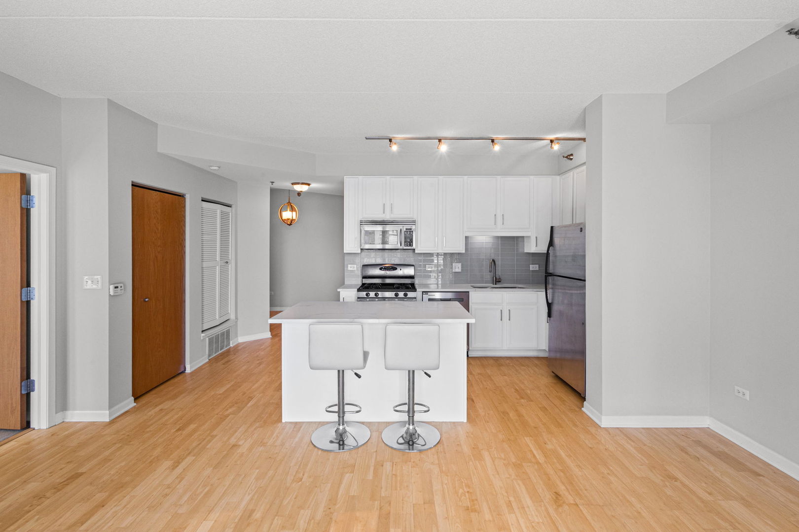 1250 S Indiana Avenue 704 Property Photo 22