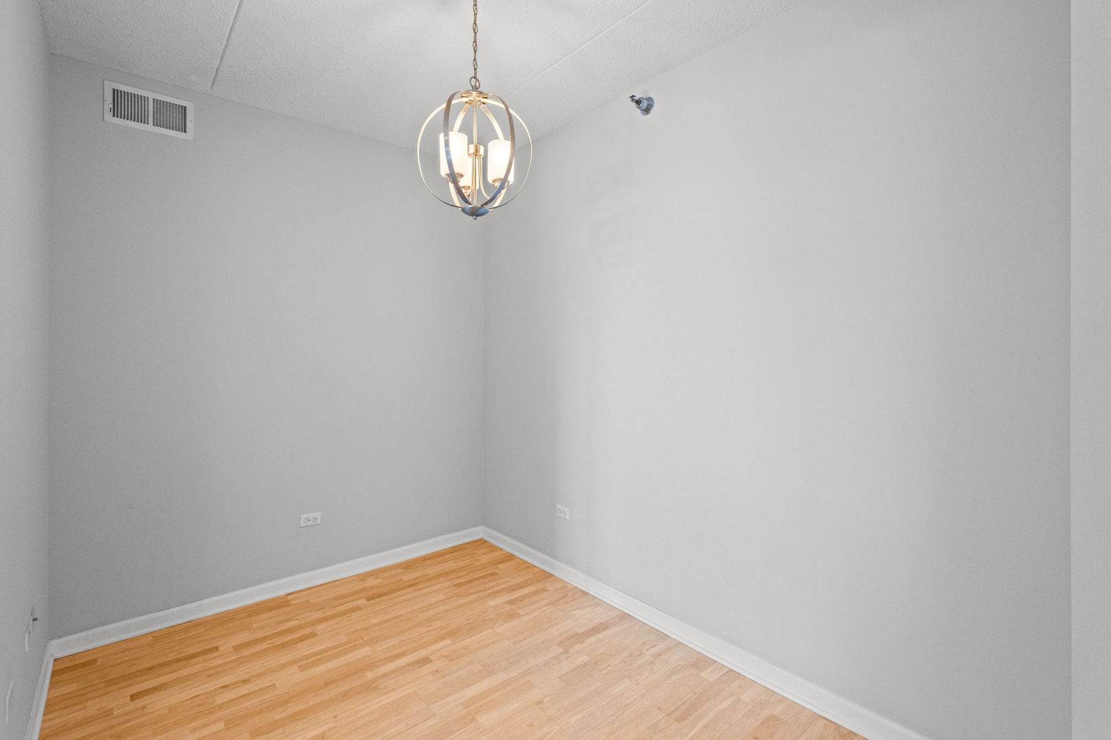 1250 S Indiana Avenue 704 Property Photo 23