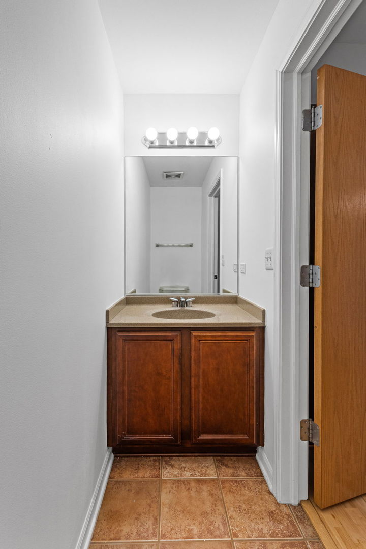 1250 S Indiana Avenue 704 Property Photo 27