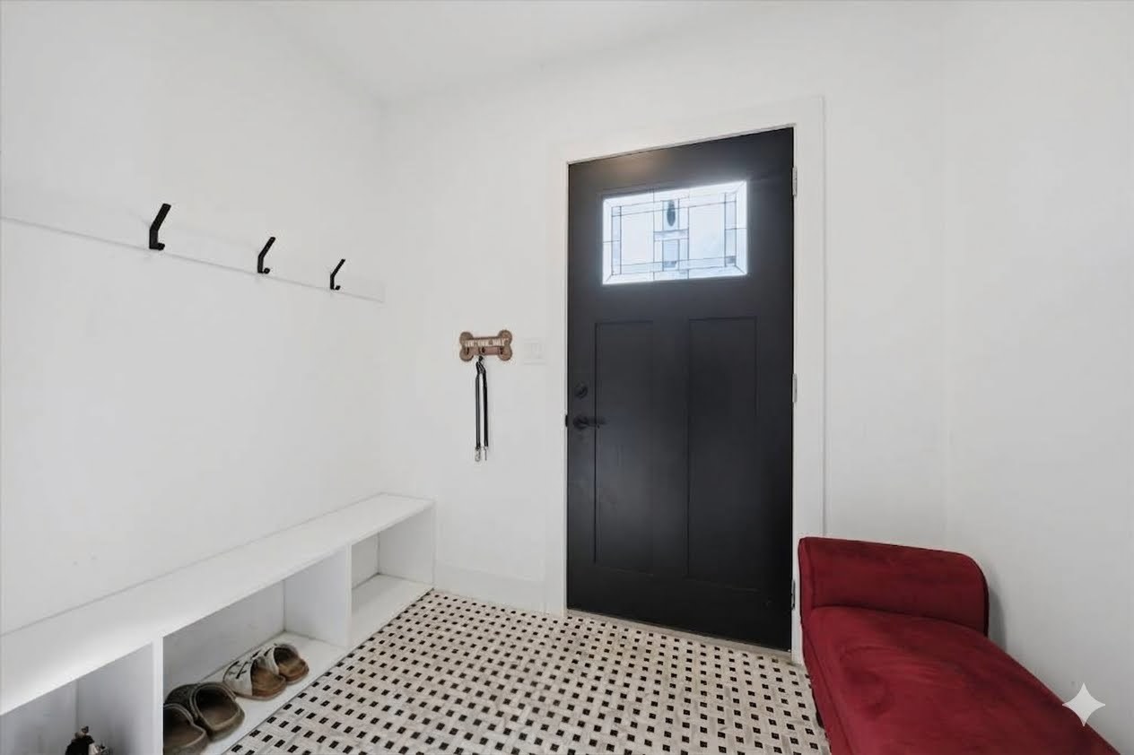 11154 S Troy Street Property Photo 3