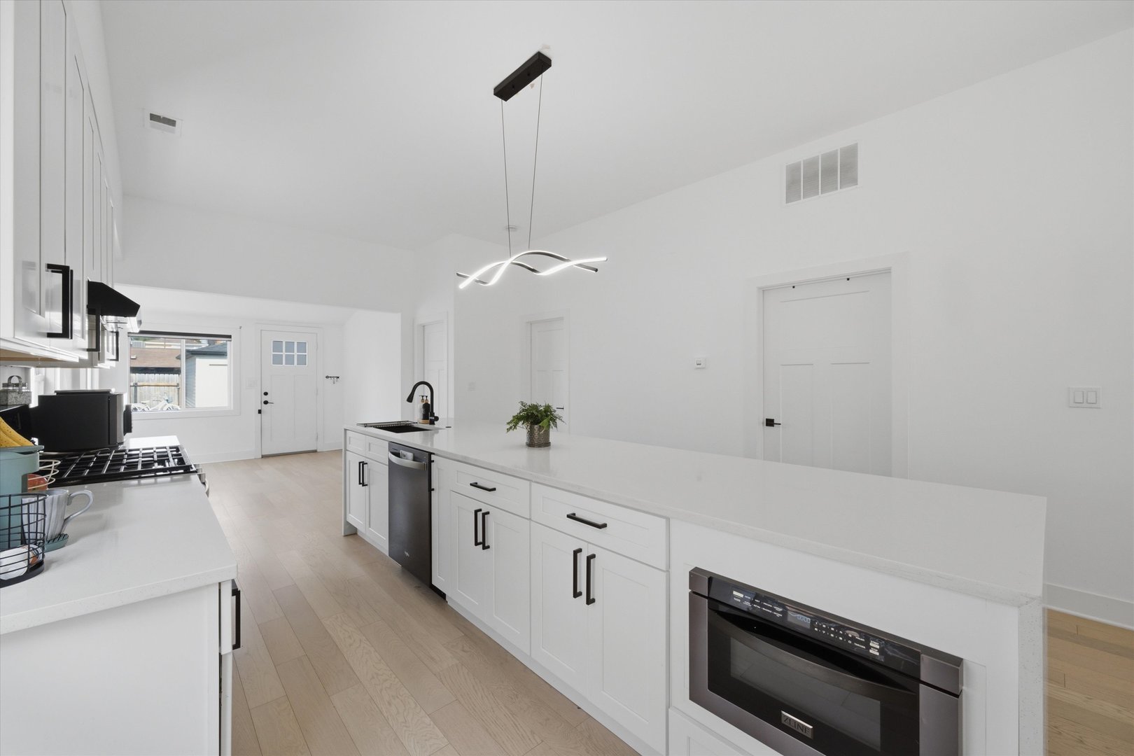 11154 S Troy Street Property Photo 13