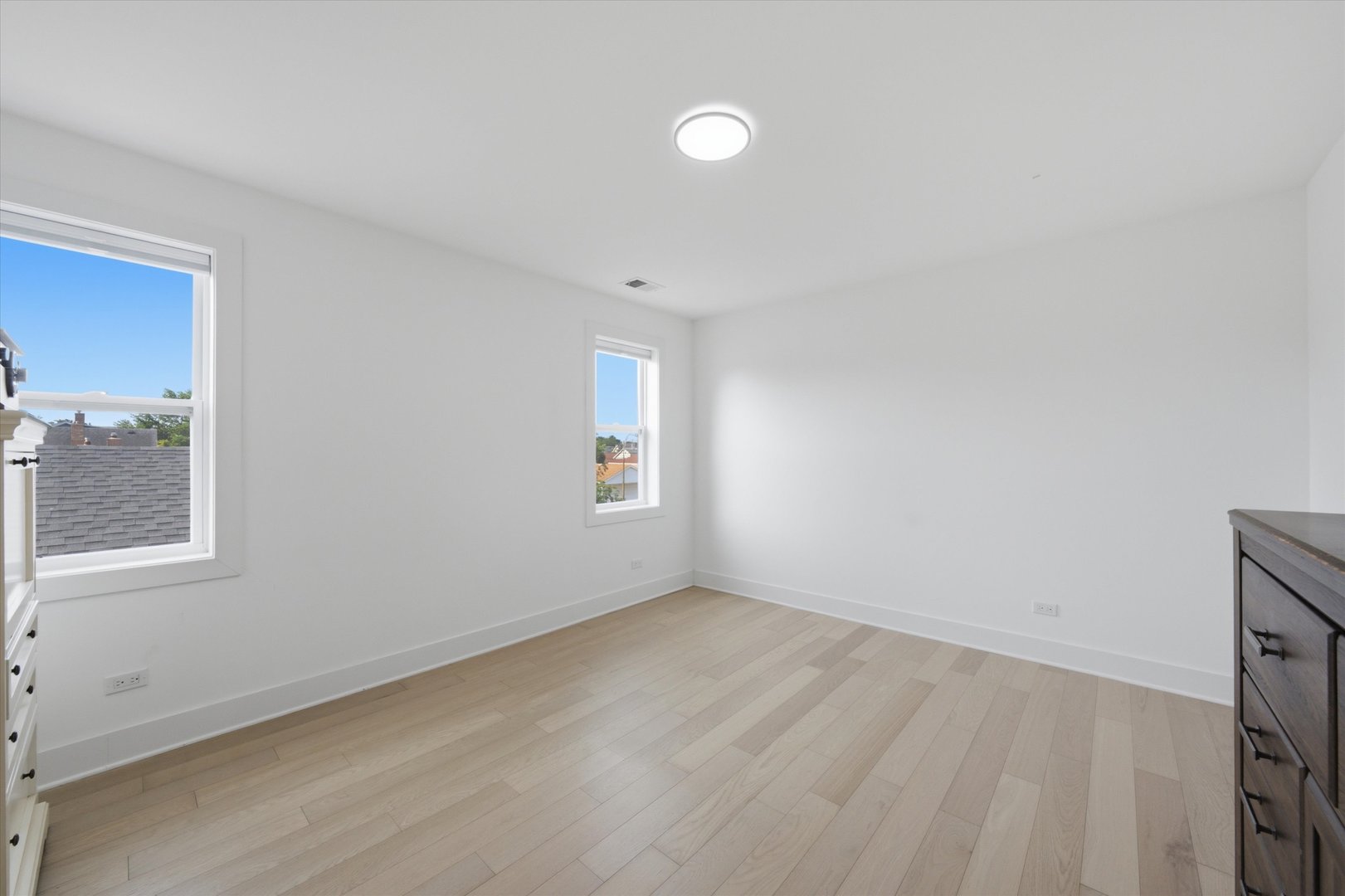 11154 S Troy Street Property Photo 20