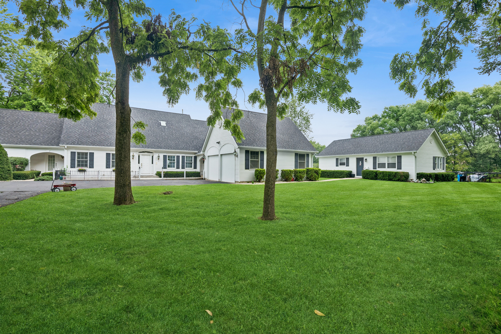 27490 W Wilmot Road Property Photo