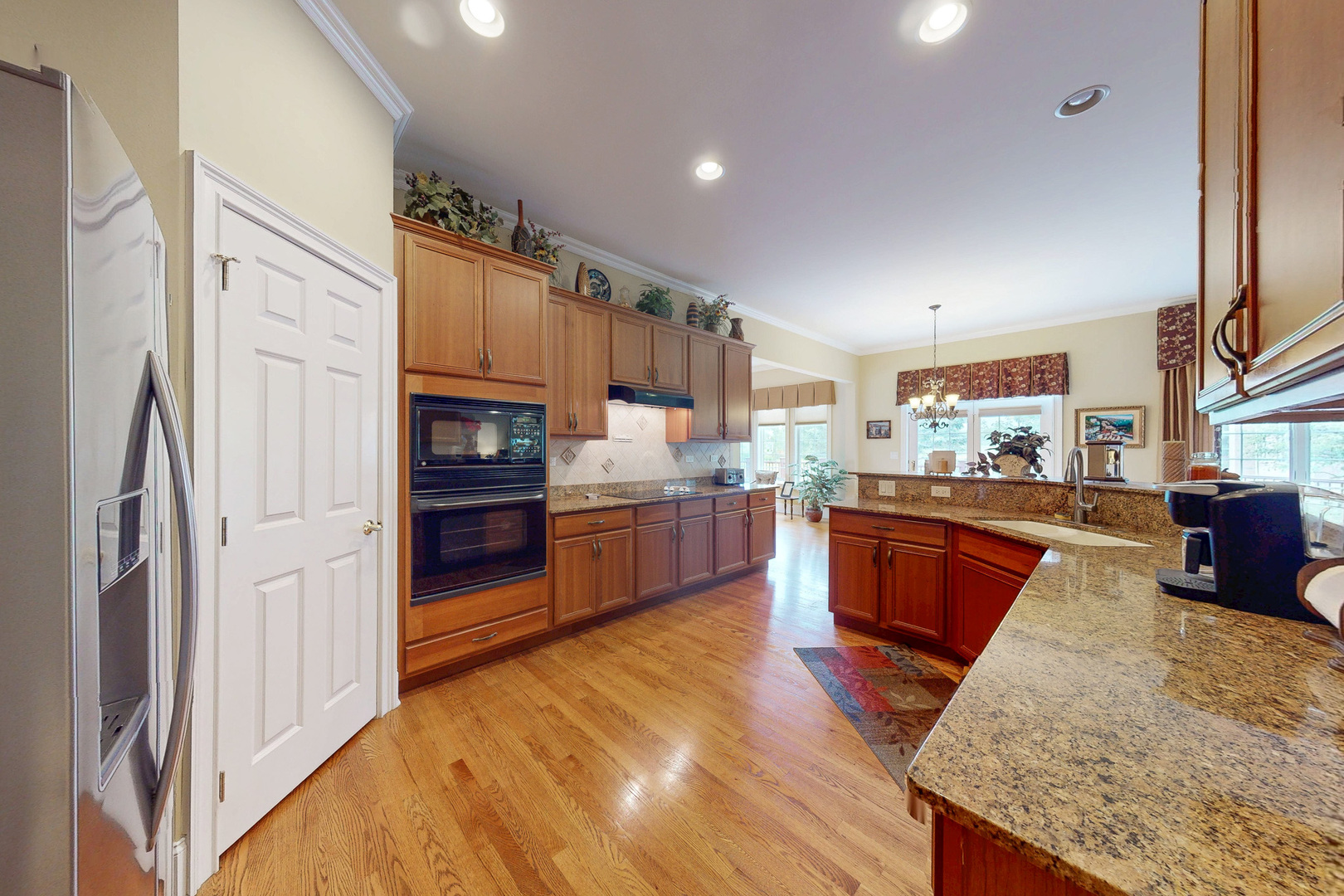 1043 Ridgeview Drive Property Photo 5