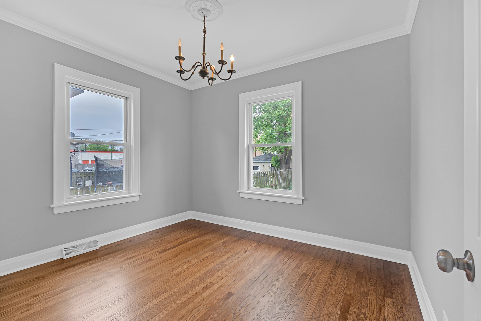 5830 N Nagle Avenue Property Photo 19