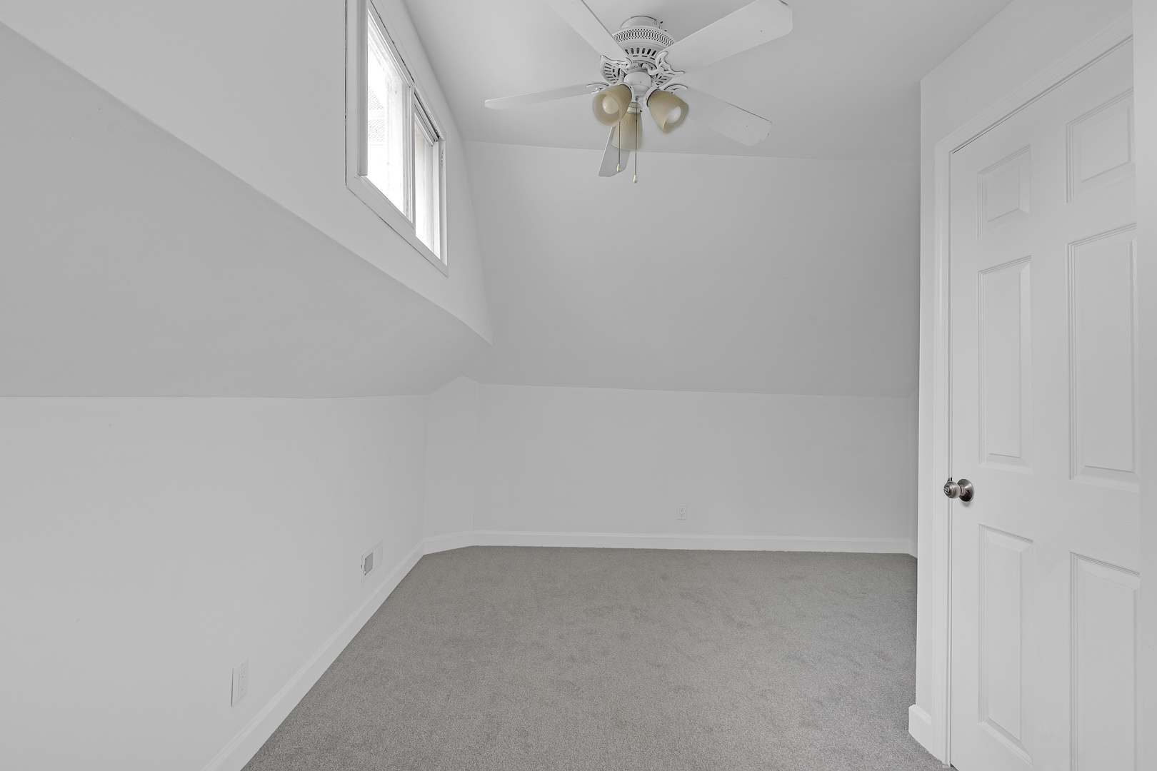 5830 N Nagle Avenue Property Photo 22