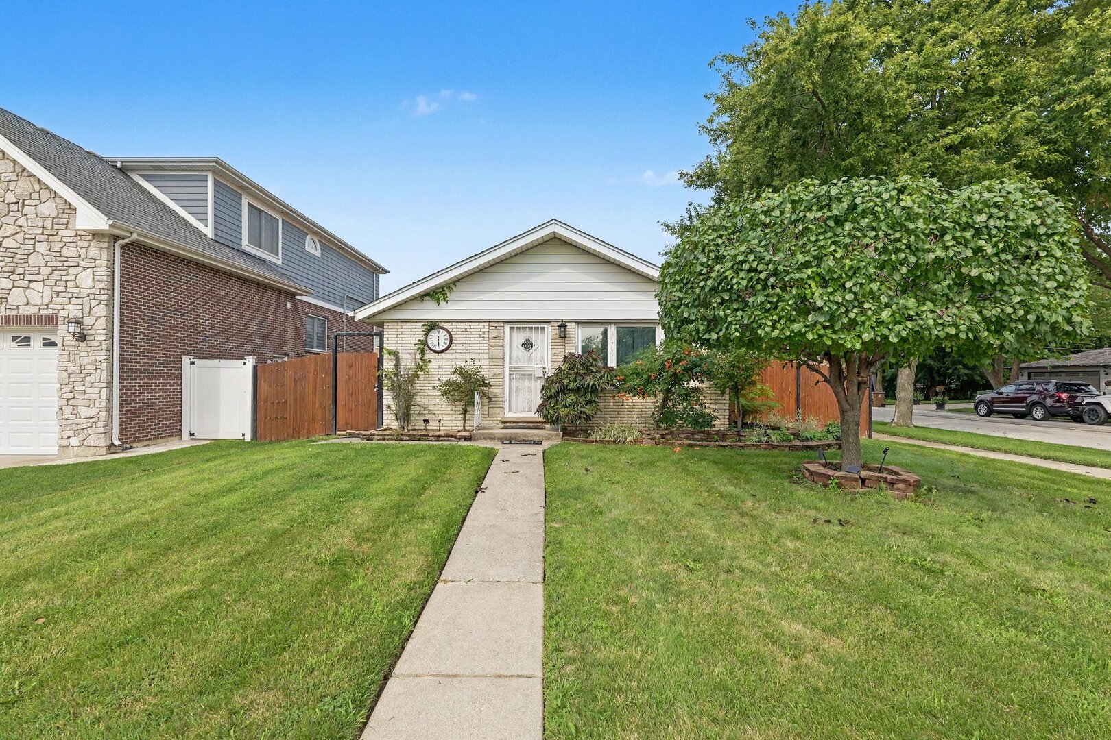 9002 S Parkside Avenue Property Photo 2