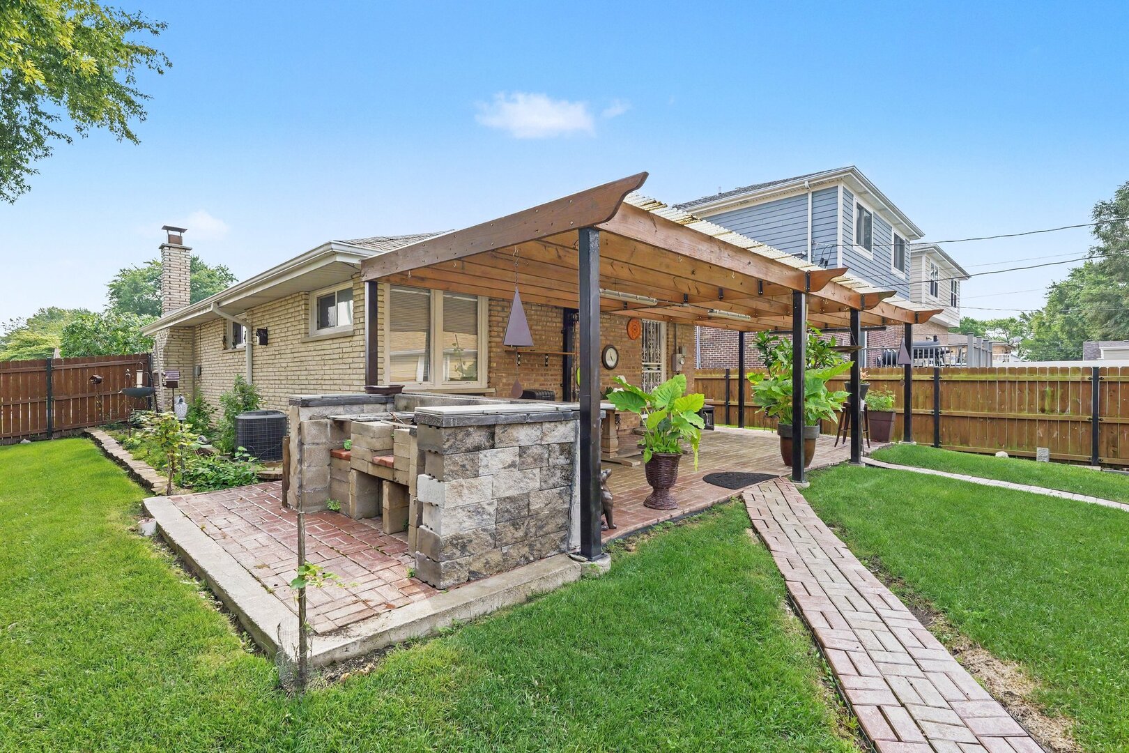 9002 S Parkside Avenue Property Photo 14