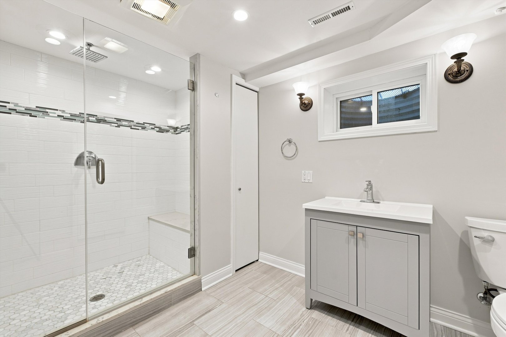 1727 Ellendale Drive Property Photo 15