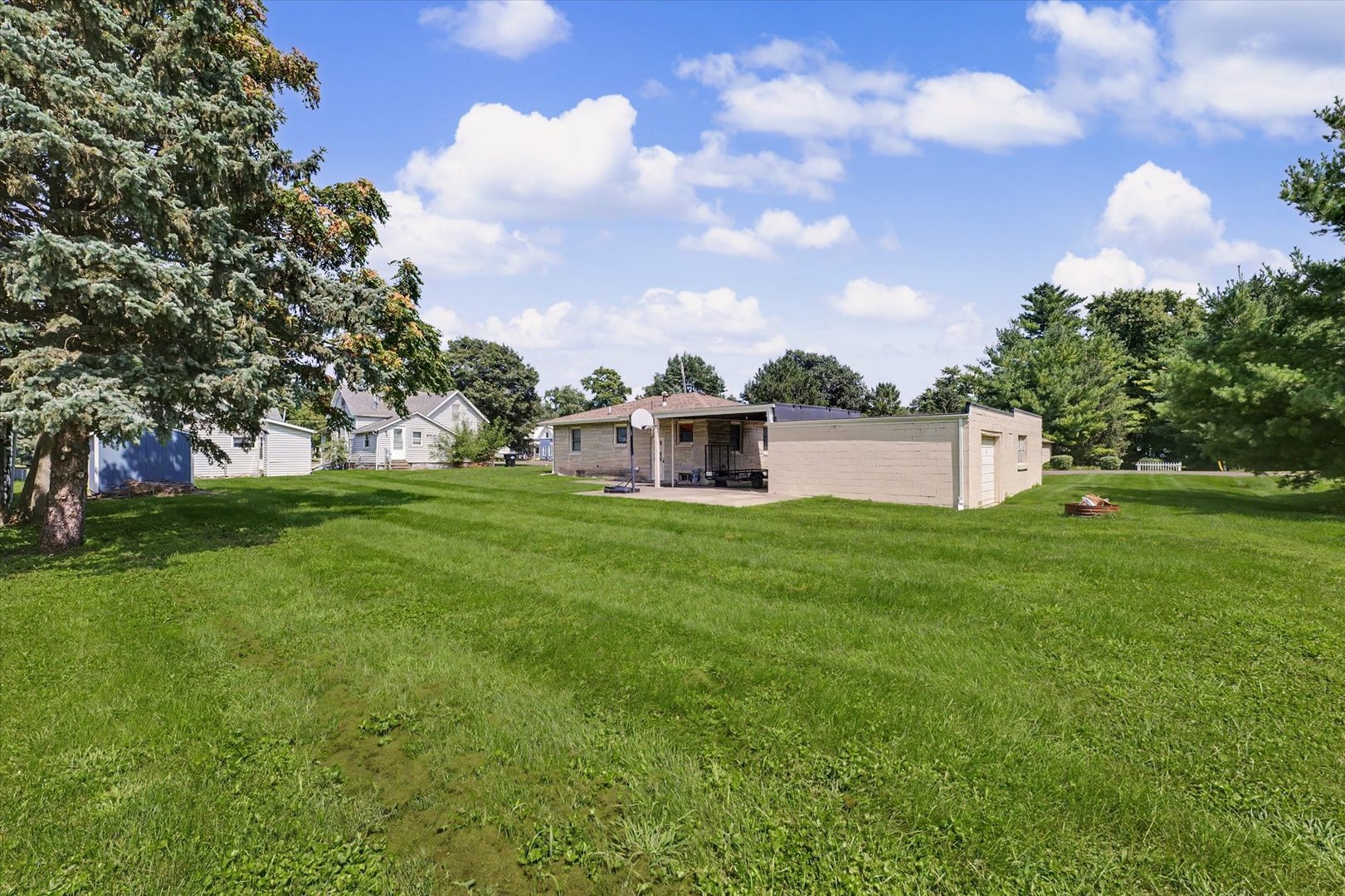 109 S Wood Street Property Photo 33