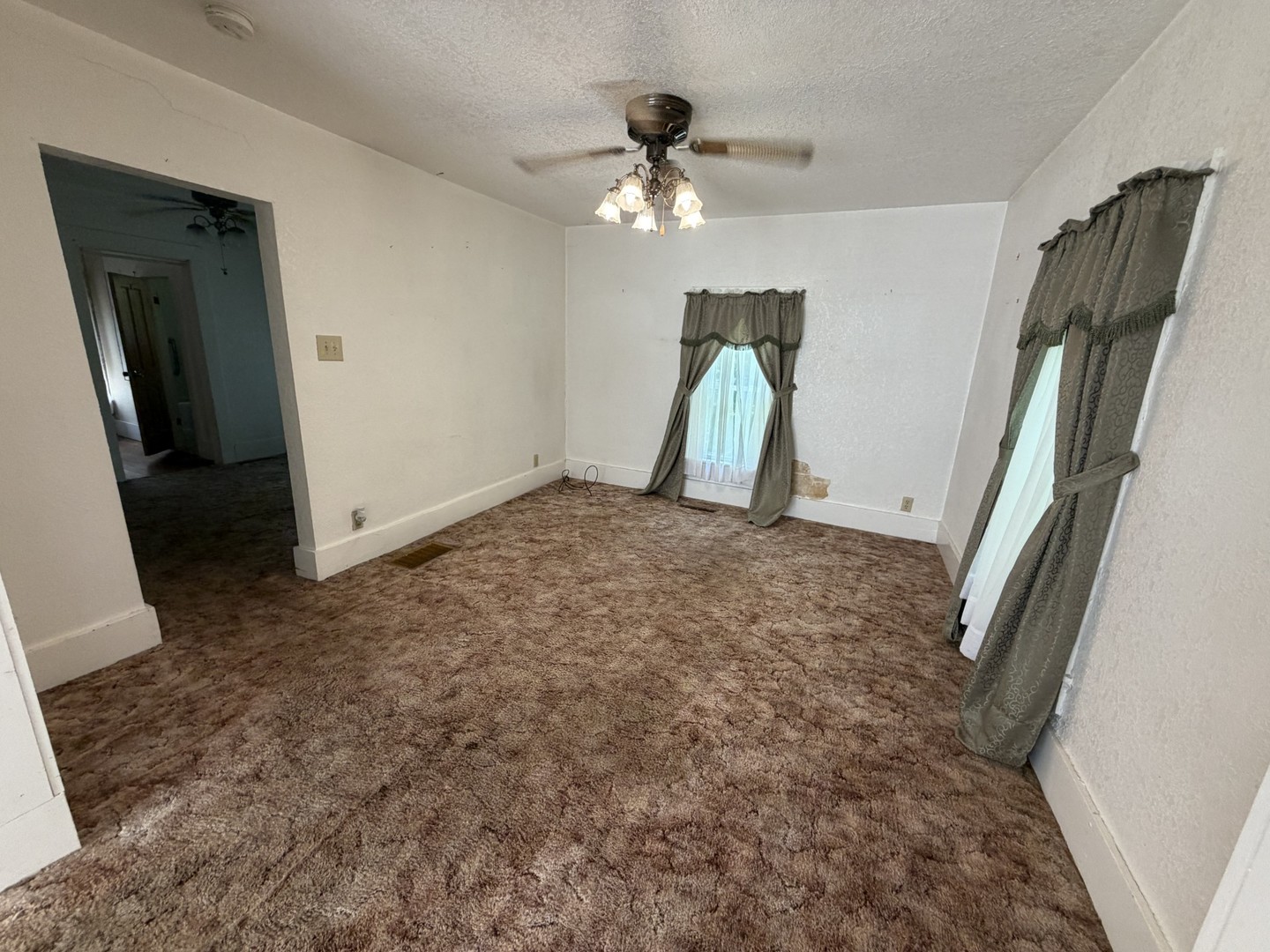 115 Valley Street Property Photo 9