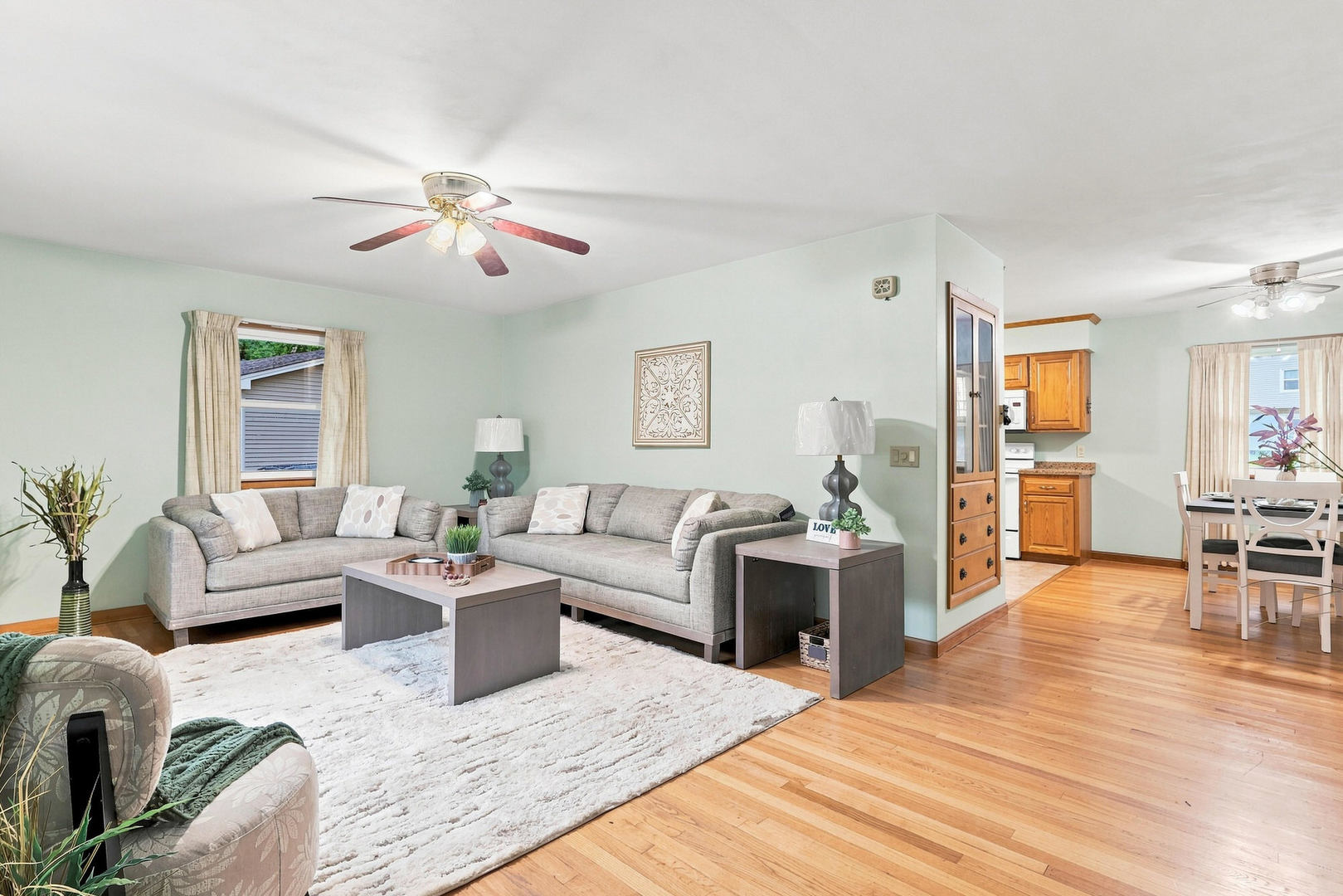 4131 N Linwood Avenue Property Photo 4