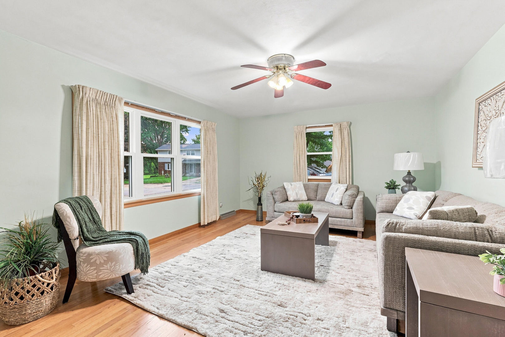 4131 N Linwood Avenue Property Photo 6