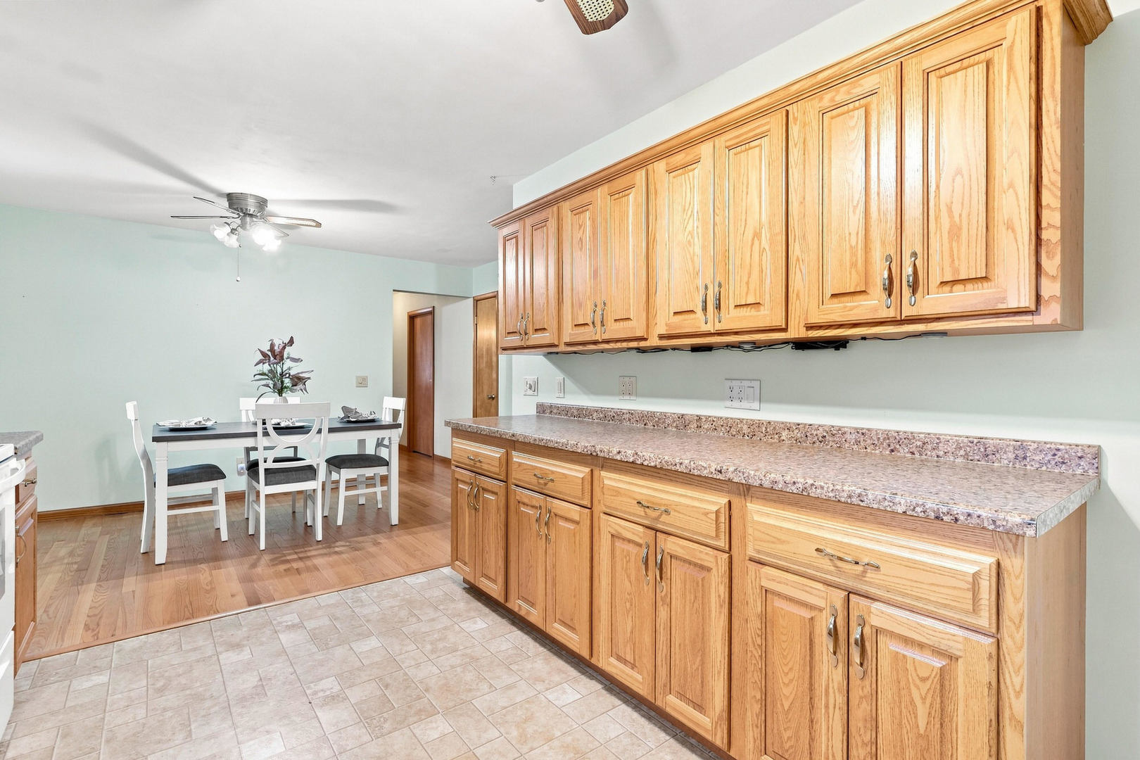 4131 N Linwood Avenue Property Photo 15